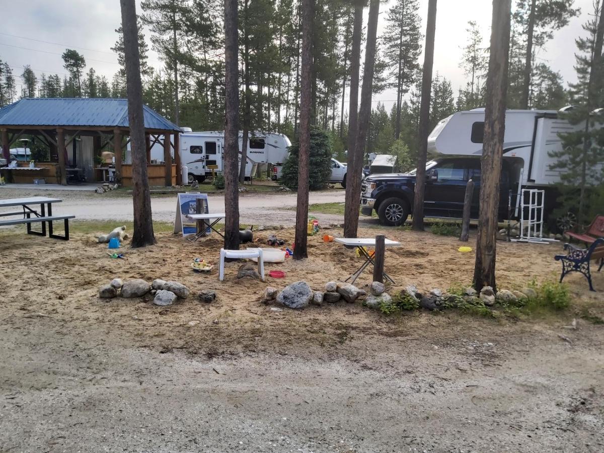 Blue River Cabins & Campgrounds Экстерьер фото